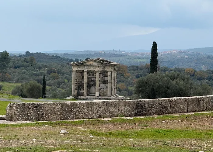 Serenity By The Breeze 칼라마타